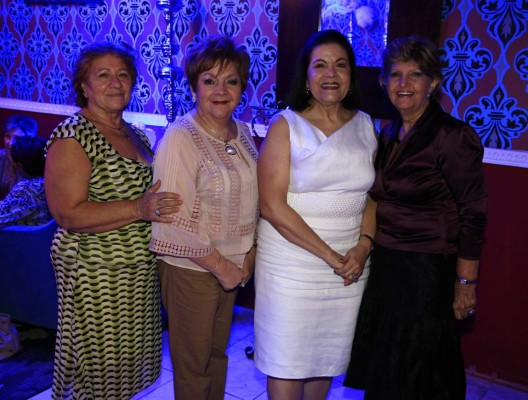 María Angelina Barletta de Muñiante será mamá