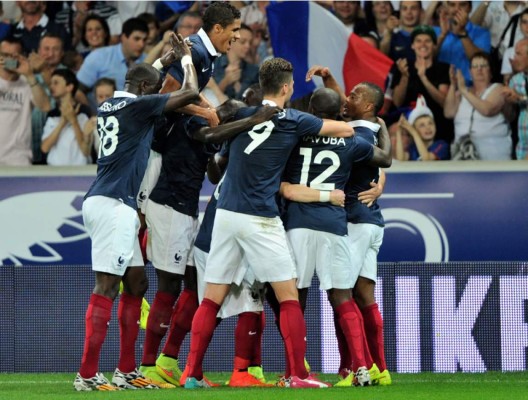 Benzema hace olvidar la ausencia de Ribéry y mete miedo a Honduras