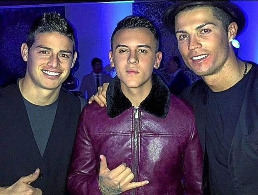 Cantante en la fiesta de Cristiano dice que la polémica trajo bendiciones a su vida