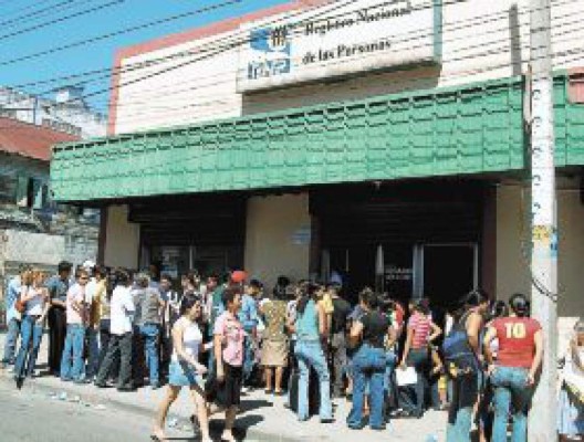 Desde antes de las elecciones no llegan cédulas al RNP