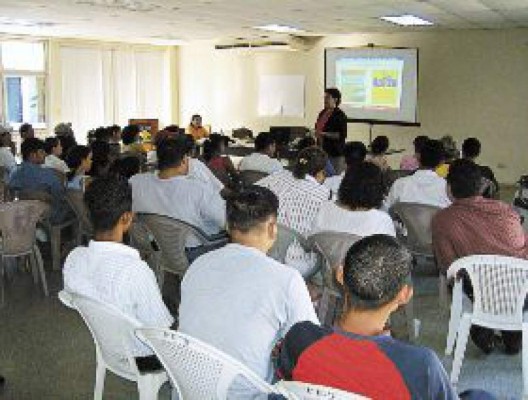 8,500 jóvenes recibirán apoyo para desarrollar su talento