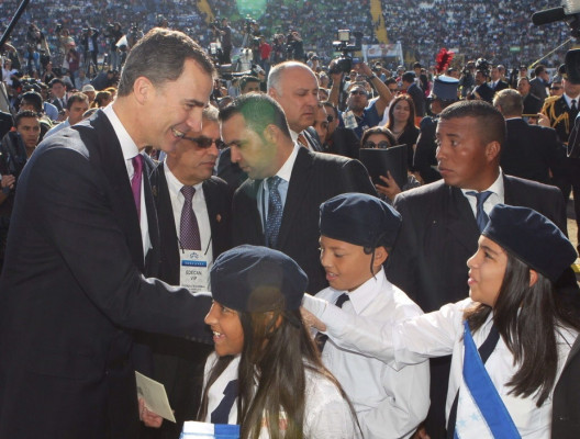 Príncipe Felipe de Borbón regresa a España tras asistir a toma de posesión