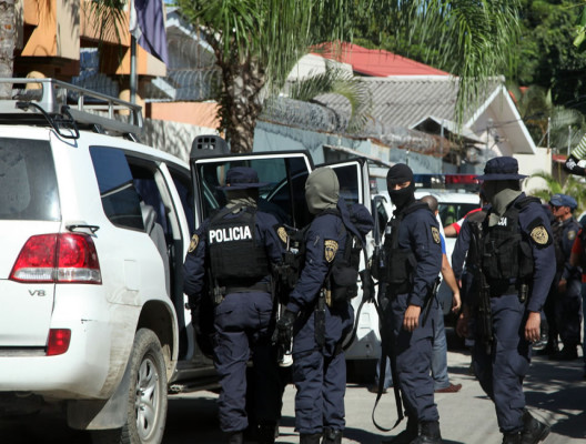 Cientos de ceibeños se despidieron del empresario Héctor Ramos