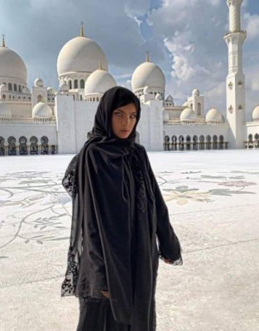 Belinda disfruta vacaciones de lujo en Abu Dhabi