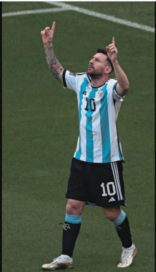 Lionel Messi anotó contra Francia su goles 12 y 13 en mundiales. Es el cuarto máximo goleador de los mundiales junto con Pelé. Además es el máximo anotador de Argentina en copas del mundo. Hace dos partidos superó a Gabriel Omar Batistuta quien anotó 10.