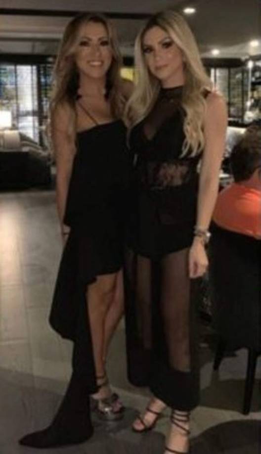 Camila, de 31 años, era la sobrina favorita de Iran y, como atestiguan los cariñosos comentarios que se dedicaban a través de las redes sociales. El amor que se desprendía de los mensajes que intercambiaban se ha transformado en odio y reproches después de la traición que llena páginas de diarios y minutos de televisión en Brasil.