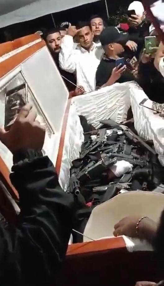 Los Choneros son un cártel del narcotráfico ecuatoriano, conformado por dos bandas: los Fatales y las Águilas. Sevillano lideraba los Fatales.