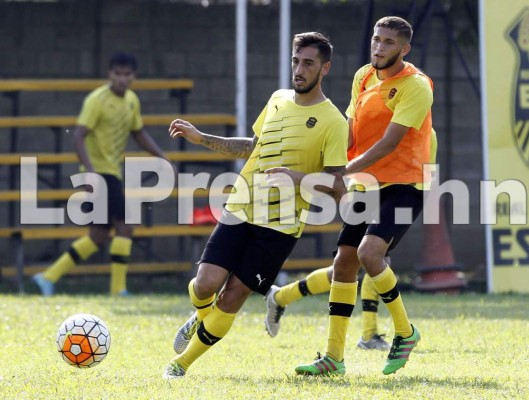 'Primitivo' Maradiaga se la jugará con dos jóvenes ante el Honduras Progreso