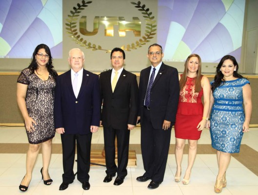 Brindis por el éxito profesional