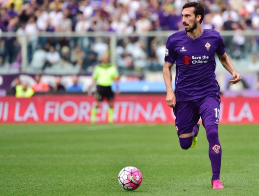 Florence (Italy), 08/05/2016.- (FILE) Fiorentina's Davide Astori in action during the Italian Serie A soccer match ACF Fiorentina vs US Palermo at Artemio Franchi stadium in Florence, Italy, 08 May 2016 (reissued 04 March 2018). The 31-year-old Astori was found dead in a hotel room. (Florencia, Italia) EFE/EPA/MAURIZIO DEGL'INNOCENTI