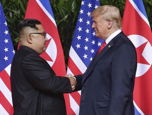 Trump y Kim firman un documento conjunto