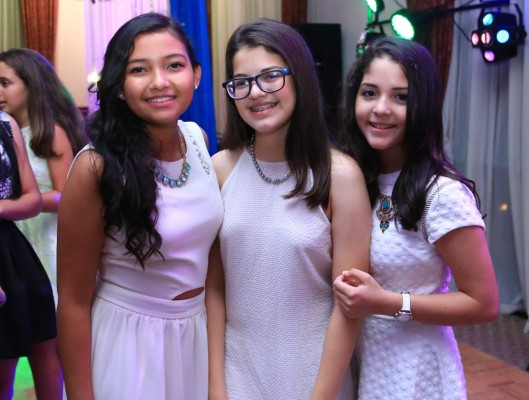 Quince años de Linda Esther Alonzo Azucena