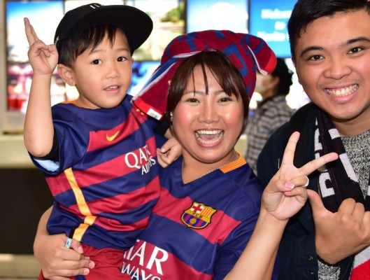 El Barcelona recibido en Japón como una estrella del rock