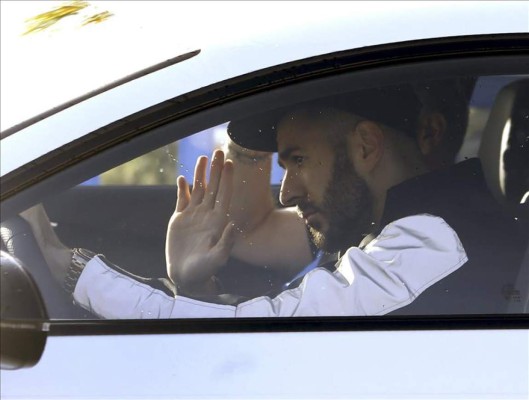 Benzema entrena con normalidad