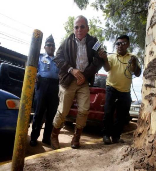 Más detenidos por desfalco en el IHSS. Benjamín Bográn, quien tenía orden de captura por corrupción en el Instituto Hondureño de Seguridad Social (IHSS), se entregó a las autoridades en junio. Un juez le decretó detención judicial y lo envió a la Penitenciaría Nacional Marco Aurelio Soto. Bográn era buscado por la Interpol desde 2015 bajo la acusación de lavado de activos y cohecho pasivo impropio.