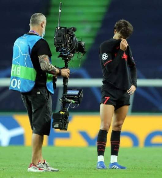 João Félix, cabizbajo tras una nueva eliminación del Atlético.