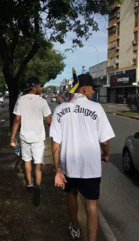 “Mi hijo murió esperanzado de que esto cambiara, pero no vio cumplido su deseo. Tengamos fe de que podremos salir de esto pronto”, expresó entre lágrimas.