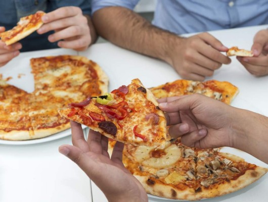Un invento que revoluciona al mundo: La pizza con caja de pizza