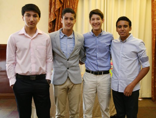 Mañana para compartir por la felicidad juvenil