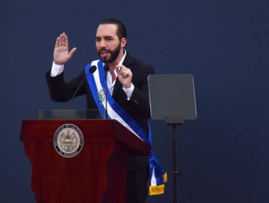 Bukele pasa 'página de posguerra' en El Salvador y promete Gobierno histórico