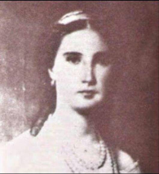 Josefa Lastiri Lozano, la esposa de Morazán, nació en la Villa San Miguel de Tegucigalpa el 20 de octubre de 1792. Fue hija de Juan Miguel Lastiri, comerciante español y Margarita Lozano y Borjas, natural de la entonces Intendencia de Comayagua.