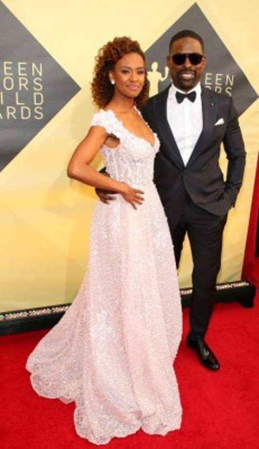 Los actores y esposos Ryan Michelle Bathe y Sterling K. Brown.