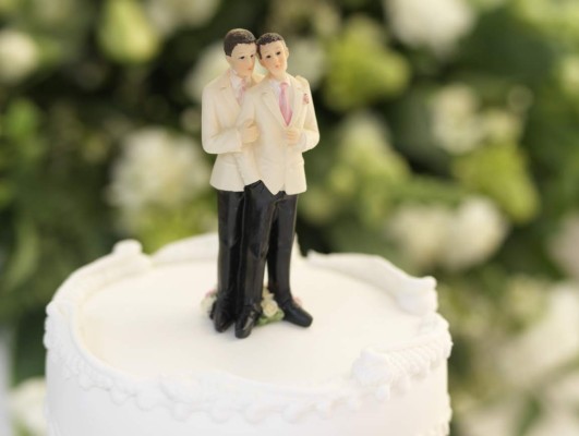 Corte obliga a repostero a hacer pastel para pareja gay