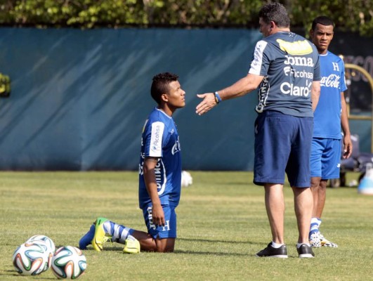 Honduras va afinándose y Costly anda con la pólvora encendida