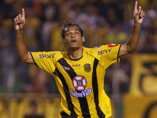 La Máquina se adueñó de la cima y del clásico