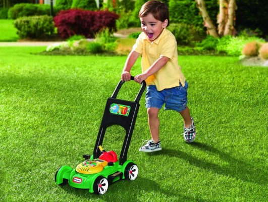 Las cortadoras de césped son peligrosas para los niños