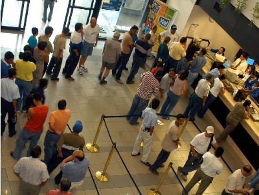 Agencias bancarias cerrarán a las dos de la tarde