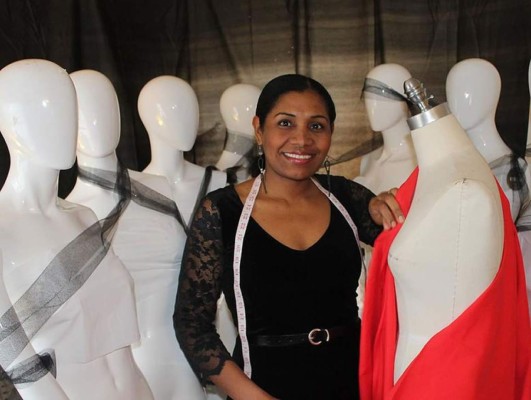 Modista hondureña es nominada al premio 'Noble Woman' en Estados Unidos