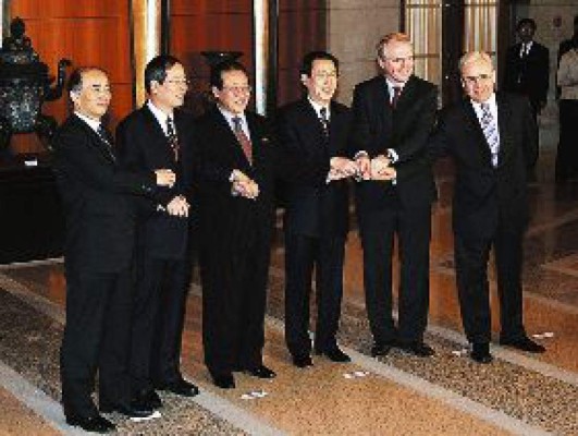 Norcoreanos iniciarán cierre de centros nucleares