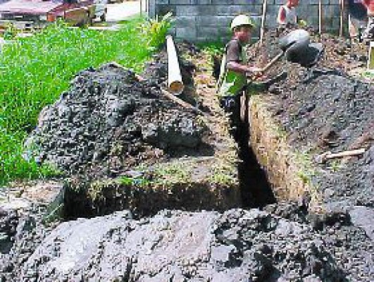 Avanza conexión al sistema de alcantarillado