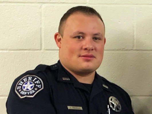 Policía latino que afirmaba ser inmune al covid 19 muere a los 33 años por el virus