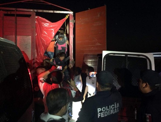 México rescata a 191 migrantes en dos operativos