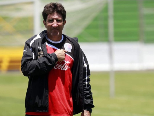 Vargas: 'Convocar siete jugadores de un mismo equipo me parece mal'