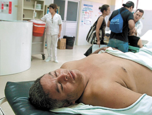 Testigo se salva de morir al esconderse en alcantarilla