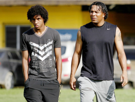 Hijo de Carlos Pavón es ascendido al primer equipo del Real España