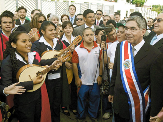 Laura Chinchilla asumió presidencia de Costa Rica