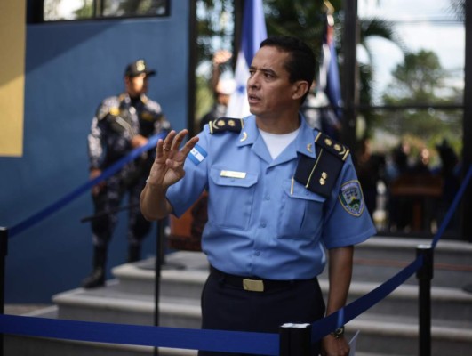 Sacudida en Policía de Tránsito; se van 300 agentes