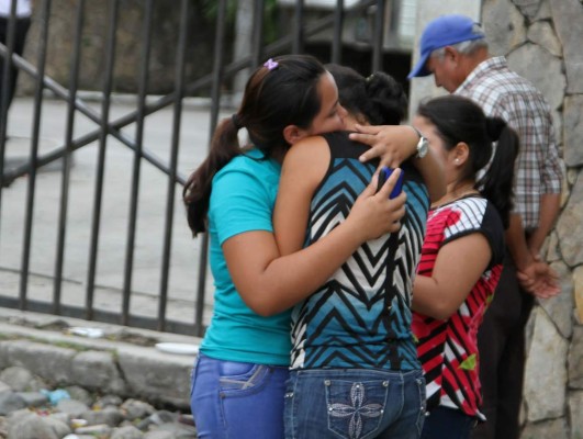 En emboscada acribillan a padre y su hija de tres años en Santa Bárbara