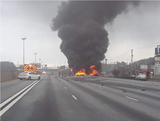 Accidente en principal autopista de Atlanta deja dos muertos