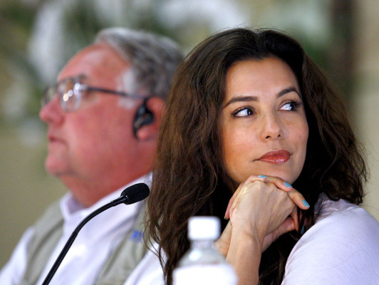 Eva Longoria y Howard Buffett donan $1 millón a Honduras