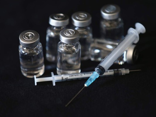 Vacuna contra el sida produce resultados en monos