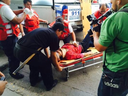 Cinco muertos en choque de rastra con bus en Sabanagrande