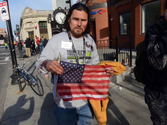 Costarricense se convierte en héroe por ayudar a víctimas en Boston