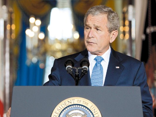 Bush detiene retiro de soldados en Irak