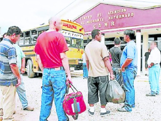 Ya van 10,621 hondureños deportados de EUA