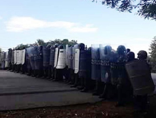 Tomas paralizan tráfico hacia el Atlántico y zona central